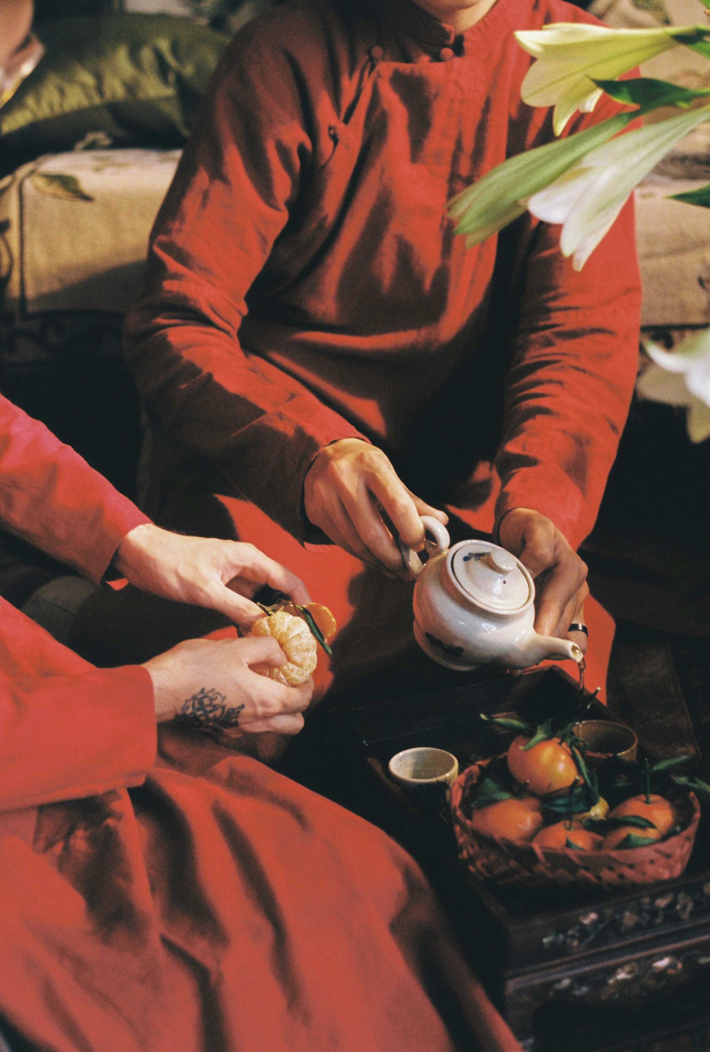 Gift basket with fruit and tea
